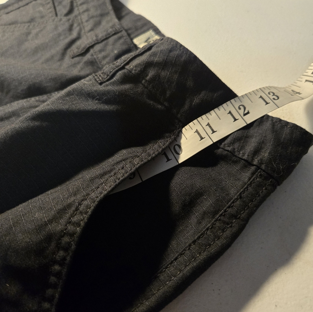 Vans Off The Wall Black Cargo Shorts Boys Size 18 - Picture 11 of 11